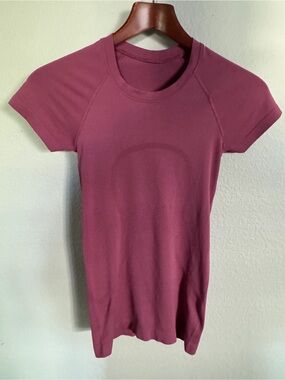 Lululemon Swiftly Tech short-sleeve athletic top
- Berry XXS